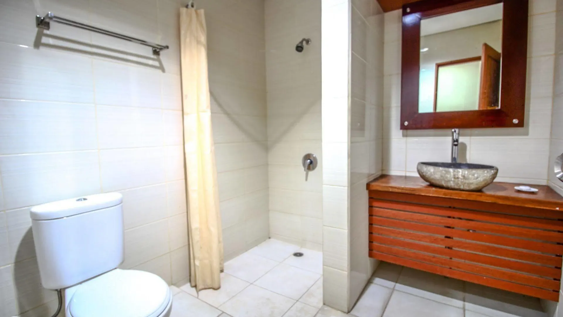 Paradiso Beach Inn Кута 2*,  Индонезия