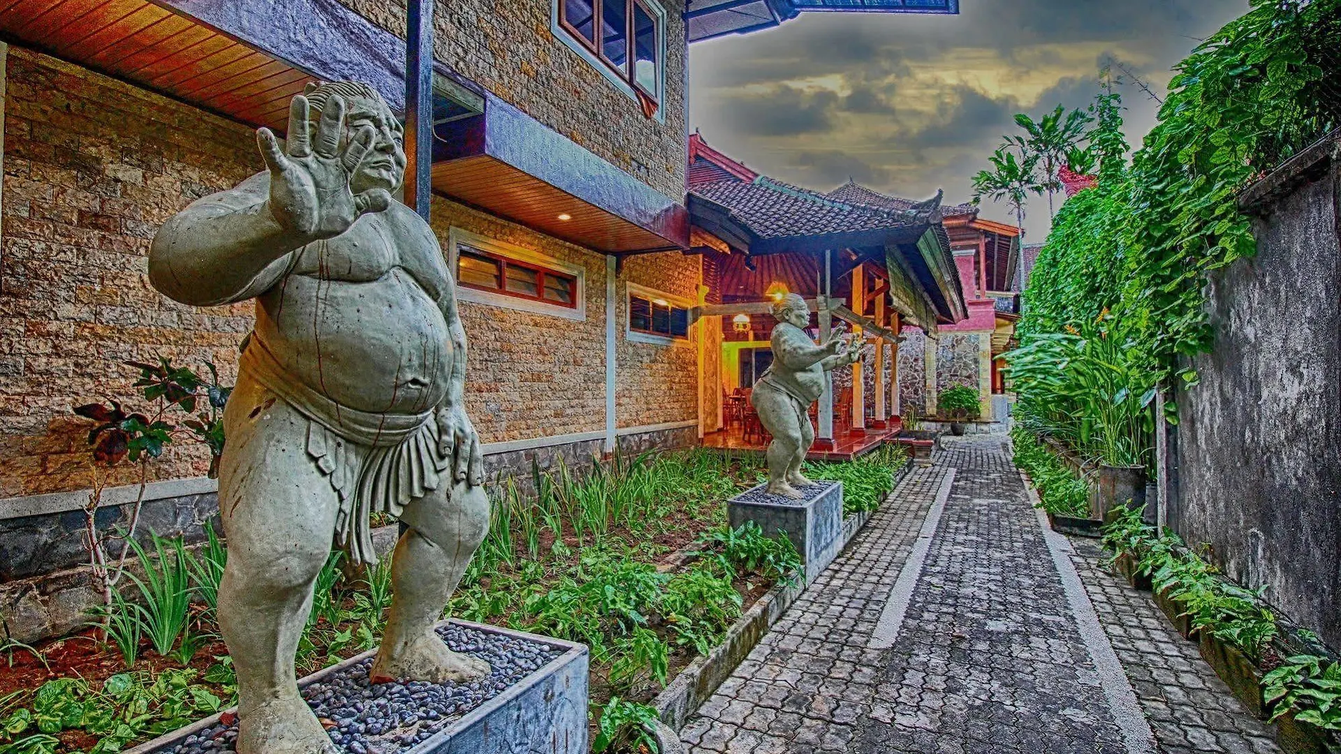 Отель Paradiso Beach Inn Кута