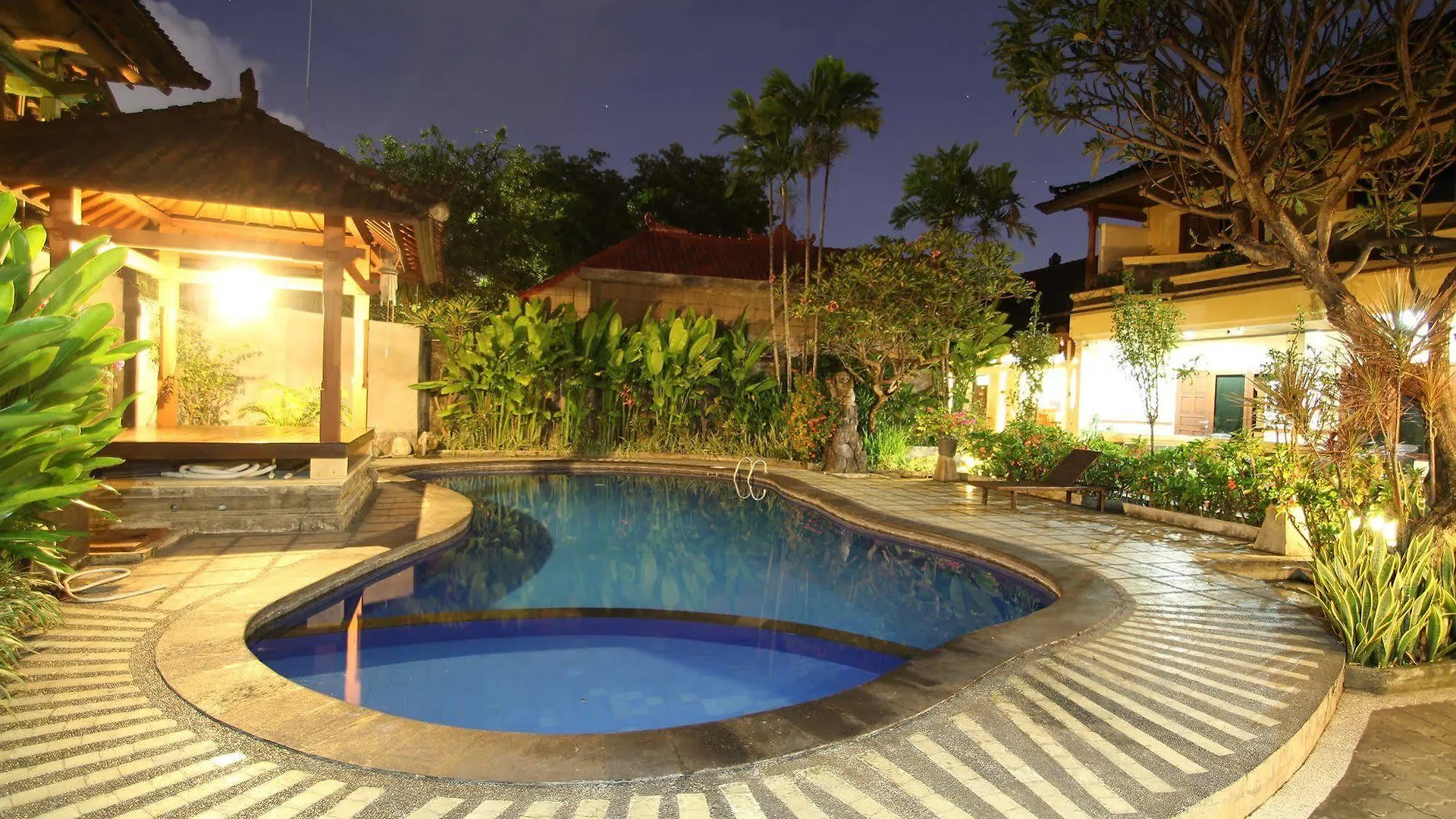 Paradiso Beach Inn Kuta  Hotel Kuta (Bali)