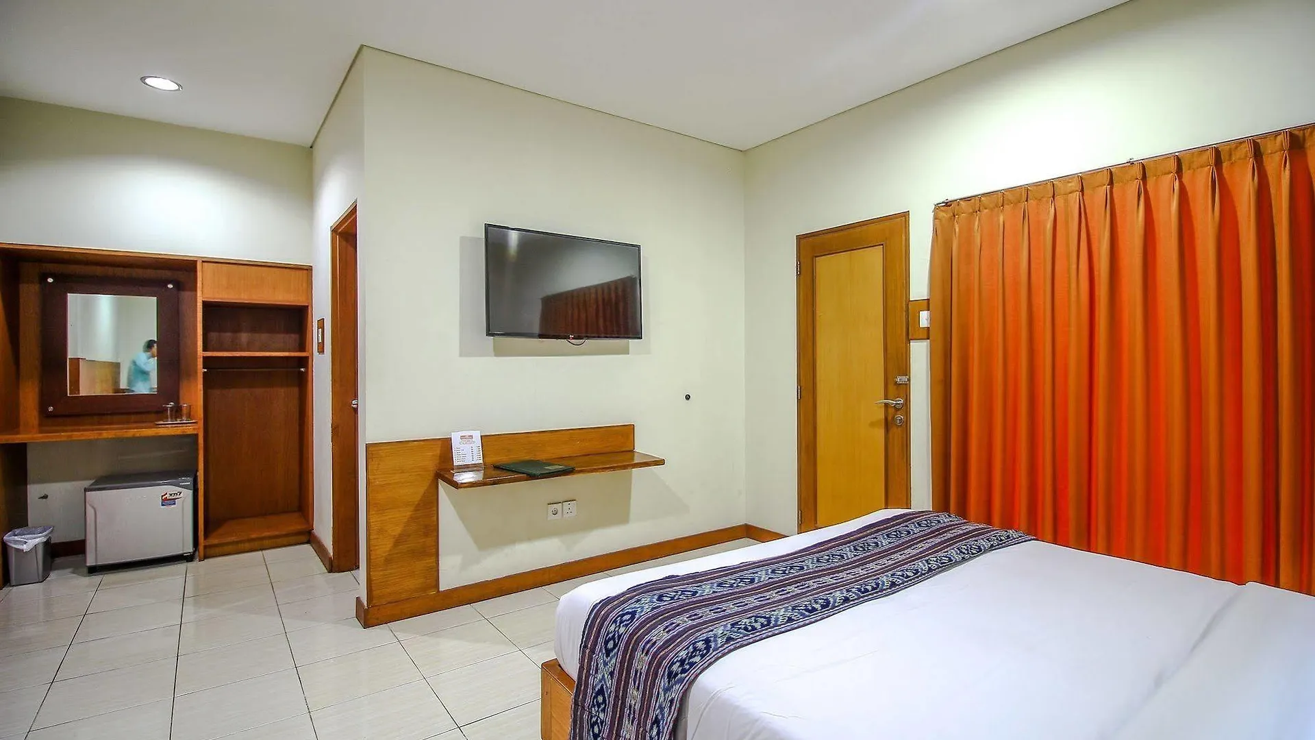 Paradiso Beach Inn Kuta  Hotel