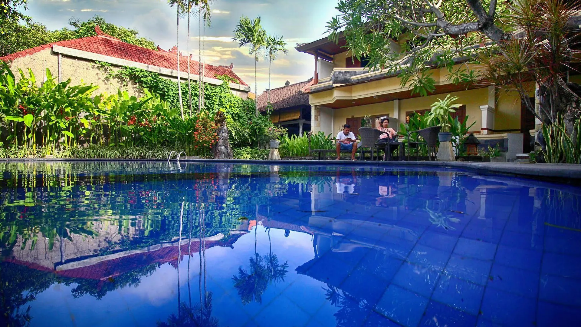 Paradiso Beach Inn Kuta  Hotel Kuta (Bali)